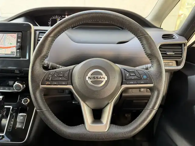 日産 セレナ ハイウェイスター V 兵庫県 2020(令2)年 6.3万km ブリリアントホワイトパール 純正ナビ/（CD/ラジオ/BT/フルセグ）/デジタルインナーミラー/全方位モニター/ETC/プロパイロット/ブラインドスポットモニター/衝突防止システム/車線逸脱抑制/オートライト/オートハイビーム/フォグランプ/アイドリングストップ/両側パワースライドドア/ドアバイザー/スタッドレスタイヤ4本車載