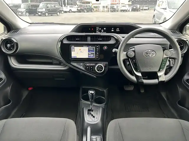 トヨタ アクア S スタイルブラック 茨城県 2020(令2)年 4.6万km ブラックマイカ 純正7インチメーカーSDナビ/Bluetooth/CD/DVD/パノラミックビューモニター/バックカメラ/トヨタセイフティセンス/横滑り防止装置/コーナーセンサー/LEDオートライト/オートマチックハイビーム/シートヒーター/ナノイーエアコン/ドライブレコーダー/ウィンドウシールドデアイサー/ETC/プッシュスタート/禁煙車