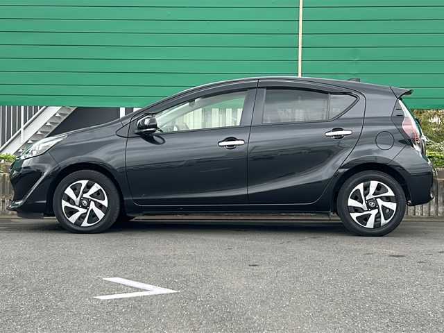 トヨタ アクア S スタイルブラック 茨城県 2020(令2)年 4.6万km ブラックマイカ 純正7インチメーカーSDナビ/Bluetooth/CD/DVD/パノラミックビューモニター/バックカメラ/トヨタセイフティセンス/横滑り防止装置/コーナーセンサー/LEDオートライト/オートマチックハイビーム/シートヒーター/ナノイーエアコン/ドライブレコーダー/ウィンドウシールドデアイサー/ETC/プッシュスタート/禁煙車