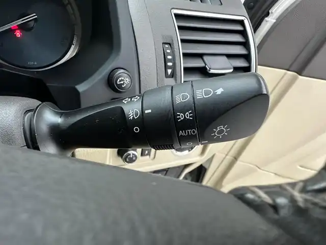トヨタ ランドクルーザー プラド TX Lパッケージ 兵庫県 2019(令1)年 4.9万km ホワイトパールクリスタルシャイン 純正SDナビ(CD/DVD/SD/Bluetooth/フルセグ)/全方位カメラ/パワーシート/シートヒーター/エアシート/コーナーセンサー/ルーフレール/純正エアロパーツ/4WD/前後ドライブレコーダー/レザーシート/サイドステップ/純正17インチアルミホイール/純正フロアマット/ビルトインETC/LEDヘッドライト/LEDフォグライト/オートライト/オートマチックハイビーム