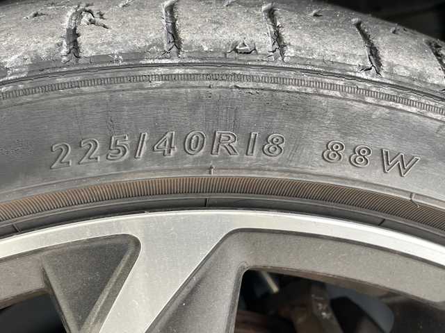 トヨタ カローラ スポーツ ハイブリッドG Z 愛知県 2019(平31)年 3.7万km ブラッキッシュアゲハガラスフレーク 純正ナビ　SDカードなし/レーダークルーズコントロール/バックカメラ/コーナーセンサー/純正アルミホイール/ブラインドスポットモニター/LEDヘッドライト/オートマチックハイビーム/ドライブレコーダー/ETC/衝突軽減システム/フルセグ/ＣＤ/Bluetooth/ステアリングスイッチ/スマートキー/プッシュスタート