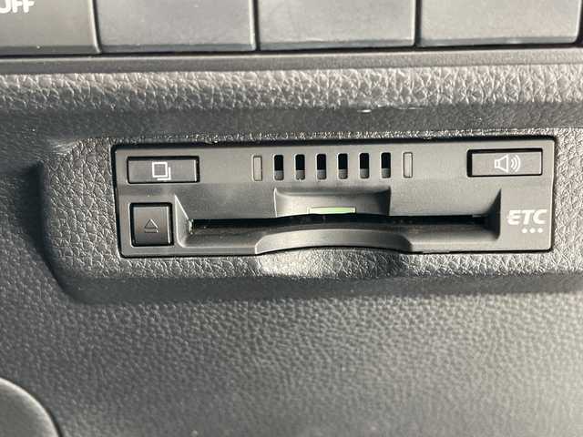 トヨタ カローラ スポーツ ハイブリッドG Z 愛知県 2019(平31)年 3.7万km ブラッキッシュアゲハガラスフレーク 純正ナビ　SDカードなし/レーダークルーズコントロール/バックカメラ/コーナーセンサー/純正アルミホイール/ブラインドスポットモニター/LEDヘッドライト/オートマチックハイビーム/ドライブレコーダー/ETC/衝突軽減システム/フルセグ/ＣＤ/Bluetooth/ステアリングスイッチ/スマートキー/プッシュスタート