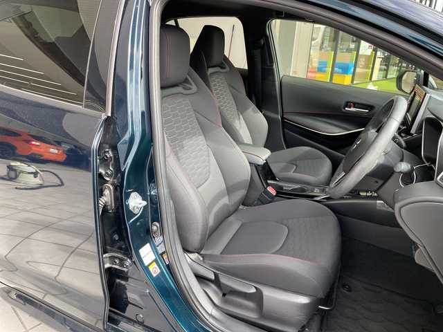 トヨタ カローラ スポーツ ハイブリッドG Z 愛知県 2019(平31)年 3.7万km ブラッキッシュアゲハガラスフレーク 純正ナビ　SDカードなし/レーダークルーズコントロール/バックカメラ/コーナーセンサー/純正アルミホイール/ブラインドスポットモニター/LEDヘッドライト/オートマチックハイビーム/ドライブレコーダー/ETC/衝突軽減システム/フルセグ/ＣＤ/Bluetooth/ステアリングスイッチ/スマートキー/プッシュスタート