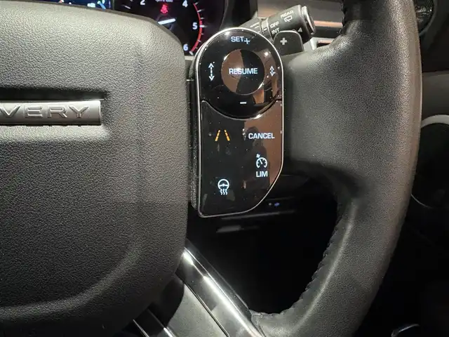 ランドローバー ランドローバー ディスカバリー ランドマークED 道央・札幌 2020(令2)年 3.1万km ユーロンホワイト ユーロンホワイト/ドライバーアシストパック/　・ACC(ステアリングアシスト付)/　・ブラインドスポットアシスト/　・ハイスピードエマージェンシーブレーキ/　・トラフィックサインレゴニクション/　・アダプティブスピードリミッター/2座式3列目シート/フロントシートヒーター/ステアリングヒーター/21インチ”スタイル1012”10スプリットスポークAW/ブラックルーフレール/MERIDIANサウンド/純正メモリナビ/360°カメラ/パークアシスト/パワーテールゲート