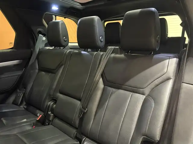 ランドローバー ランドローバー ディスカバリー ランドマークED 道央・札幌 2020(令2)年 3.1万km ユーロンホワイト ユーロンホワイト/ドライバーアシストパック/　・ACC(ステアリングアシスト付)/　・ブラインドスポットアシスト/　・ハイスピードエマージェンシーブレーキ/　・トラフィックサインレゴニクション/　・アダプティブスピードリミッター/2座式3列目シート/フロントシートヒーター/ステアリングヒーター/21インチ”スタイル1012”10スプリットスポークAW/ブラックルーフレール/MERIDIANサウンド/純正メモリナビ/360°カメラ/パークアシスト/パワーテールゲート