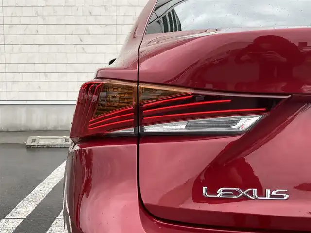 レクサス ＩＳ 300h バージョンL 静岡県 2018(平30)年 6.4万km レッドマイカクリスタルシャイン Toyota Safety Sense/純正メーカーナビ/　AM FM CD DVD Bluetooth USB SDREC/フルセグTV/ビルトインETC2.0/バックモニター/三眼LEDオートヘッドランプ/レーダークルーズコントロール/シートヒーター＆シートベンチレーション(前席)/前後方クリアランスソナー/純正17インチアルミホイール/スマートキー2本/パドルシフト/ムーンルーフ/前方ドライブレコーダー/ベージュレザーシート/パワーシート(前席)