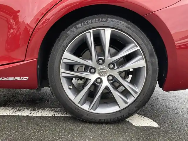 レクサス ＩＳ 300h バージョンL 静岡県 2018(平30)年 6.4万km レッドマイカクリスタルシャイン Toyota Safety Sense/純正メーカーナビ/　AM FM CD DVD Bluetooth USB SDREC/フルセグTV/ビルトインETC2.0/バックモニター/三眼LEDオートヘッドランプ/レーダークルーズコントロール/シートヒーター＆シートベンチレーション(前席)/前後方クリアランスソナー/純正17インチアルミホイール/スマートキー2本/パドルシフト/ムーンルーフ/前方ドライブレコーダー/ベージュレザーシート/パワーシート(前席)