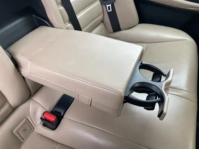 レクサス ＩＳ 300h バージョンL 静岡県 2018(平30)年 6.4万km レッドマイカクリスタルシャイン Toyota Safety Sense/純正メーカーナビ/　AM FM CD DVD Bluetooth USB SDREC/フルセグTV/ビルトインETC2.0/バックモニター/三眼LEDオートヘッドランプ/レーダークルーズコントロール/シートヒーター＆シートベンチレーション(前席)/前後方クリアランスソナー/純正17インチアルミホイール/スマートキー2本/パドルシフト/ムーンルーフ/前方ドライブレコーダー/ベージュレザーシート/パワーシート(前席)