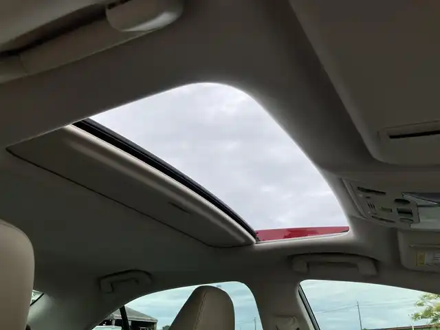 レクサス ＩＳ 300h バージョンL 静岡県 2018(平30)年 6.4万km レッドマイカクリスタルシャイン Toyota Safety Sense/純正メーカーナビ/　AM FM CD DVD Bluetooth USB SDREC/フルセグTV/ビルトインETC2.0/バックモニター/三眼LEDオートヘッドランプ/レーダークルーズコントロール/シートヒーター＆シートベンチレーション(前席)/前後方クリアランスソナー/純正17インチアルミホイール/スマートキー2本/パドルシフト/ムーンルーフ/前方ドライブレコーダー/ベージュレザーシート/パワーシート(前席)