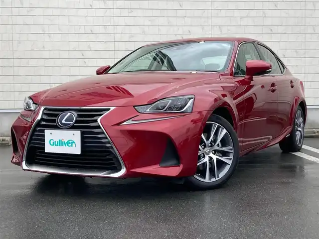 レクサス ＩＳ 300h バージョンL 静岡県 2018(平30)年 6.4万km レッドマイカクリスタルシャイン Toyota Safety Sense/純正メーカーナビ/　AM FM CD DVD Bluetooth USB SDREC/フルセグTV/ビルトインETC2.0/バックモニター/三眼LEDオートヘッドランプ/レーダークルーズコントロール/シートヒーター＆シートベンチレーション(前席)/前後方クリアランスソナー/純正17インチアルミホイール/スマートキー2本/パドルシフト/ムーンルーフ/前方ドライブレコーダー/ベージュレザーシート/パワーシート(前席)
