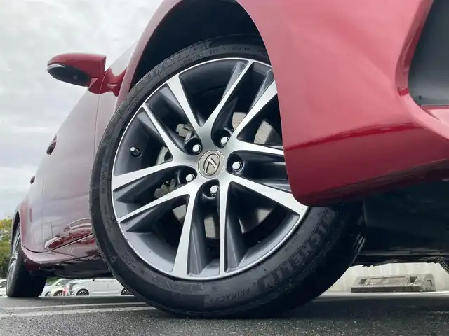 レクサス ＩＳ 300h バージョンL 静岡県 2018(平30)年 6.4万km レッドマイカクリスタルシャイン Toyota Safety Sense/純正メーカーナビ/　AM FM CD DVD Bluetooth USB SDREC/フルセグTV/ビルトインETC2.0/バックモニター/三眼LEDオートヘッドランプ/レーダークルーズコントロール/シートヒーター＆シートベンチレーション(前席)/前後方クリアランスソナー/純正17インチアルミホイール/スマートキー2本/パドルシフト/ムーンルーフ/前方ドライブレコーダー/ベージュレザーシート/パワーシート(前席)