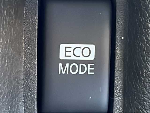 日産 キューブ 15X Vセレクション 岐阜県 2016(平28)年 7.8万km ビターショコラ 禁煙車/純正ナビ/フルセグTV/バックカメラ/アイドリングストップ/ビルトインETC/ドライブレコーダー/社外アルミホイール/純正フロアマット/フォグライト/オートエアオン/オートライト/プッシュスタート/スマートキー/スペアキー