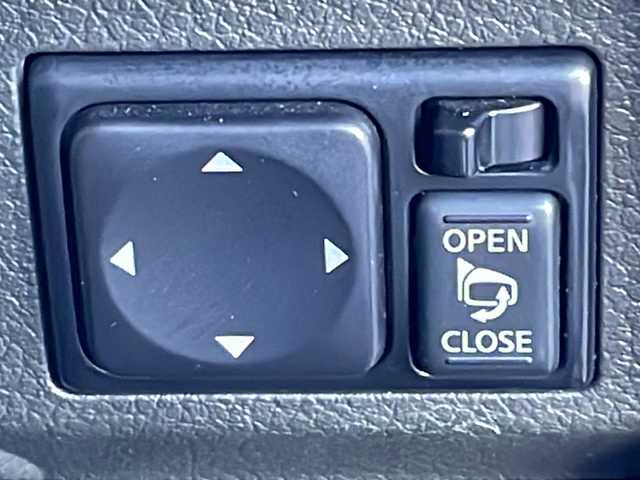 日産 キューブ 15X Vセレクション 岐阜県 2016(平28)年 7.8万km ビターショコラ 禁煙車/純正ナビ/フルセグTV/バックカメラ/アイドリングストップ/ビルトインETC/ドライブレコーダー/社外アルミホイール/純正フロアマット/フォグライト/オートエアオン/オートライト/プッシュスタート/スマートキー/スペアキー