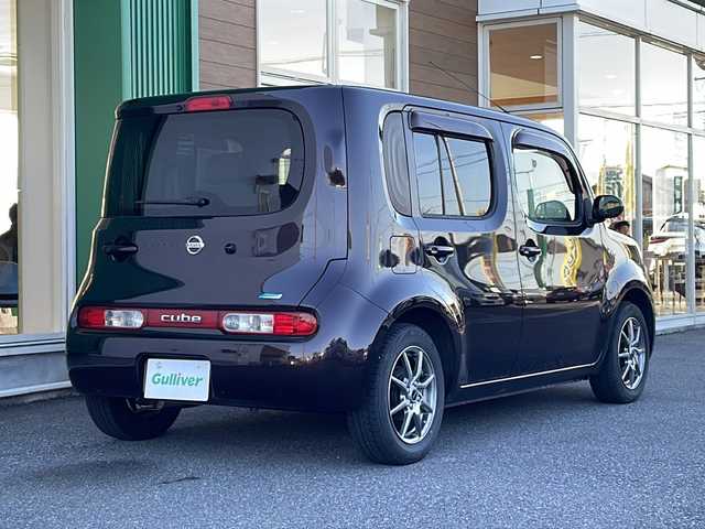 日産 キューブ 15X Vセレクション 岐阜県 2016(平28)年 7.8万km ビターショコラ 禁煙車/純正ナビ/フルセグTV/バックカメラ/アイドリングストップ/ビルトインETC/ドライブレコーダー/社外アルミホイール/純正フロアマット/フォグライト/オートエアオン/オートライト/プッシュスタート/スマートキー/スペアキー