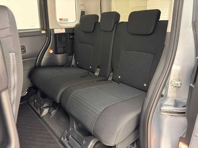 トヨタ ルーミー カスタムG 兵庫県 2023(令5)年 2万km ブライトシルバーM 純正SDナビ/フルセグ CD DVD BT MSV/両側パワースライドドア/レーダークルーズコントロール/LKA/衝突軽減ブレーキ/コーナーセンサー/電子パーキング/HOLD/LEDヘッドライト/フォグライト/オートライト/オートハイビーム/アイドリングストップ/スマートキー/プッシュスタート