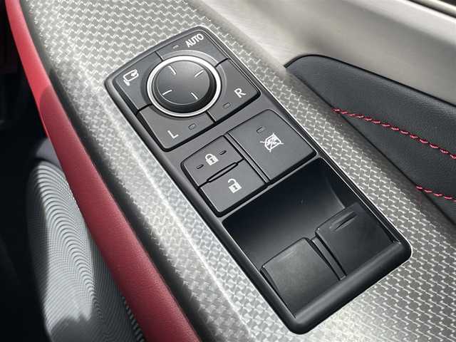 レクサス ＲＣ 300h Fスポーツ 千葉県 2015(平27)年 7.3万km ソニックチタニウム 純正ナビ /ラジオ/CD/DVD/Bluetooth/フルセグTV /バックカメラ /ビルトインETC /クルーズコントロール /D/N席シートヒーター /D/N席ベンチレーション/D/N席パワーシート /前後コーナーセンサー /レザーシート /スマートキー/ダブルエアバック/革巻きステアリング/オートライト/フォグランプ