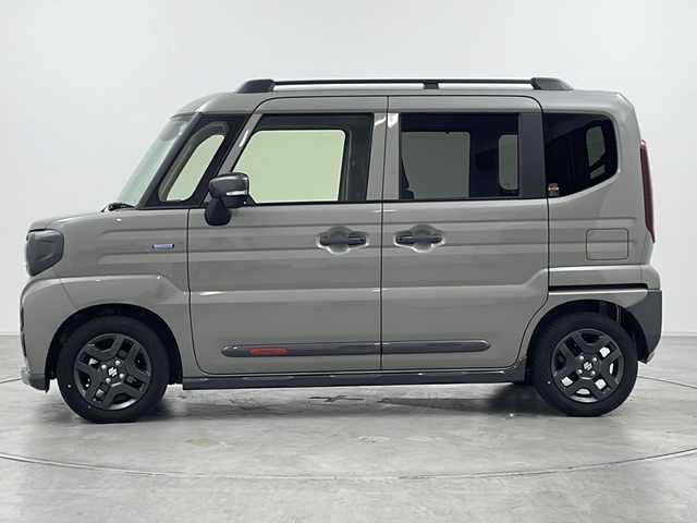 スズキ スペーシア ギア HYBRID XZターボ 群馬県 2024(令6)年 0.1万km未満 モスグレーメタリック 届出済未使用車　純正９型ナビ　フルセグＴＶ　全周囲カメラ　レーダークルーズコントロール　シートヒーター　ステアリングヒーター 両側電動スライドドア　衝突被害軽減ブレーキ　オートハイビーム　ＬＥＤ　禁煙