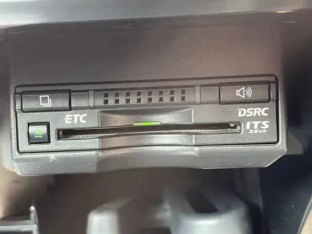 レクサス ＣＴ 200h バージョンL 滋賀県 2014(平26)年 9万km ホワイトパールクリスタルシャイン 禁煙車/純正ナビ/（CD/DVD/フルセグTV/BT/AUX/SD/FM/AM）/バックカメラ/クルーズコントロール/ビルトインETC/パドルシフト/レザーシート/シートヒーター/コーナーセンサー/自動防眩ミラー/プッシュスタート/スマートキー/純正フロアマット/LEDヘッドライト/純正17インチAW