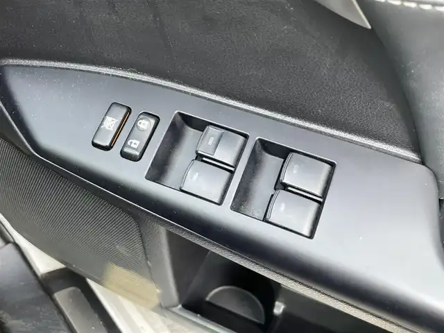 レクサス ＣＴ 200h バージョンL 滋賀県 2014(平26)年 9万km ホワイトパールクリスタルシャイン 禁煙車/純正ナビ/（CD/DVD/フルセグTV/BT/AUX/SD/FM/AM）/バックカメラ/クルーズコントロール/ビルトインETC/パドルシフト/レザーシート/シートヒーター/コーナーセンサー/自動防眩ミラー/プッシュスタート/スマートキー/純正フロアマット/LEDヘッドライト/純正17インチAW