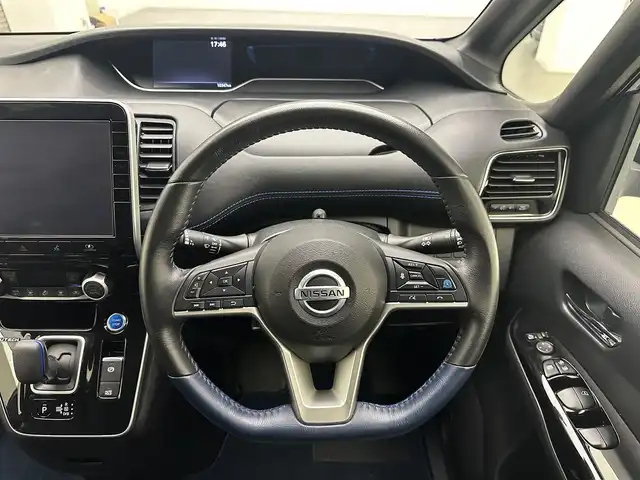 日産 セレナ e-パワー オーテック セーフティPKG 兵庫県 2020(令2)年 1.1万km 青Ⅱ 純正SDナビ(CD/DVD/フルセグ/Bluetooth)/アラウンドビューモニター/プロパイロット/両側パワースライドドア/電子パーキングブレーキ/ブレーキホールド/オートライト/LEDヘッドライト/LEDフォグライト/スタッドレスタイヤ積込/コーナーセンサー/レーンキープアシスト/純正16インチアルミホイール/純正フロアマット/スペアキー