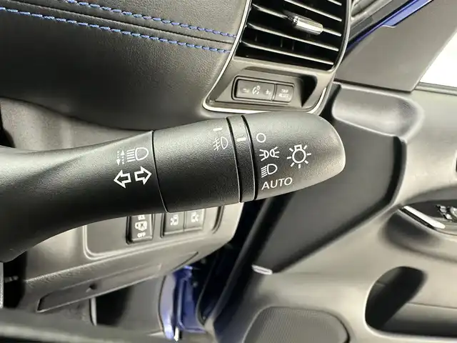 日産 セレナ e-パワー オーテック セーフティPKG 兵庫県 2020(令2)年 1.1万km 青Ⅱ 純正SDナビ(CD/DVD/フルセグ/Bluetooth)/アラウンドビューモニター/プロパイロット/両側パワースライドドア/電子パーキングブレーキ/ブレーキホールド/オートライト/LEDヘッドライト/LEDフォグライト/スタッドレスタイヤ積込/コーナーセンサー/レーンキープアシスト/純正16インチアルミホイール/純正フロアマット/スペアキー