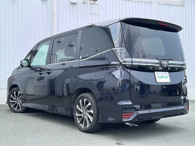 トヨタ ヴォクシー S－Z 三重県 2024(令6)年 1.9万km スパークリングブラックパールクリスタルシャイン 純正ナビ/バックカメラ/ビルトインETC2.0/両側パワースライドドア/前席シートヒーター/前後ドライブレコーダー/前後コーナーセンサー/オートハイビーム/革巻きステアリング/ステアリングリモコン/電子パーキング/USB・タイプC給電ポート/ウォークスルー/リヤサンシェード/電動格納ミラー/禁煙車