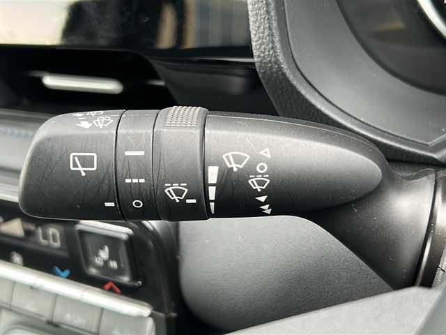 トヨタ ヴォクシー S－Z 三重県 2024(令6)年 1.9万km スパークリングブラックパールクリスタルシャイン 純正ナビ/バックカメラ/ビルトインETC2.0/両側パワースライドドア/前席シートヒーター/前後ドライブレコーダー/前後コーナーセンサー/オートハイビーム/革巻きステアリング/ステアリングリモコン/電子パーキング/USB・タイプC給電ポート/ウォークスルー/リヤサンシェード/電動格納ミラー/禁煙車