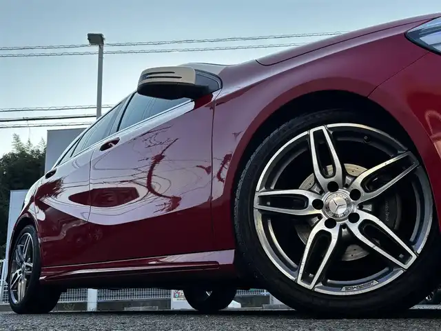 メルセデス・ベンツ Ａ１８０ スポーツ 熊本県 2016(平28)年 3.8万km 赤Ⅱ 純正メーカーナビ/【フルセグTV/Bluetooth/CD/DVD】/バックカメラ/クルーズコントロール/衝突防止アシストプラス/アテンションアシスト/ブラインドスポットアシスト/レーンキープアシスト/コーナーセンサー/パドルシフト/ハーフレザーシート/D席パワーシート/オートLEDライト/全席シートヒーター/革巻きステアリング/ステアリングスイッチ/純正18インチAW/ドライブレコーダー/ETC/純正フロアマット/横滑り防止装置/アイドリングストップ/ABS