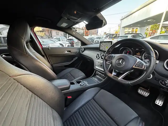 メルセデス・ベンツ Ａ１８０ スポーツ 熊本県 2016(平28)年 3.8万km 赤Ⅱ 純正メーカーナビ/【フルセグTV/Bluetooth/CD/DVD】/バックカメラ/クルーズコントロール/衝突防止アシストプラス/アテンションアシスト/ブラインドスポットアシスト/レーンキープアシスト/コーナーセンサー/パドルシフト/ハーフレザーシート/D席パワーシート/オートLEDライト/全席シートヒーター/革巻きステアリング/ステアリングスイッチ/純正18インチAW/ドライブレコーダー/ETC/純正フロアマット/横滑り防止装置/アイドリングストップ/ABS