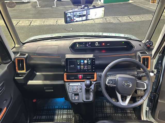 ダイハツ タント ファンクロスターボ 静岡県 2023(令5)年 1.1万km レイクブルーメタリック 純正ディスプレイオーディオ/・フルセグＴＶ/・Bluetooth/・USB/・HDMI/・AM/・FM/主要装備/・両側パワスラ/・衝突軽減/・レーンキープ/・コーナーセンサー前後/・バックカメラ/・ビルトインＥＴＣ/・ドラレコ前後/・デジタルインナーミラー/・シートヒータD/N席/・ルーフレール/・LEDヘッドライト/・オートライト/・オートハイビーム/・フォグランプ/・ステリモ/・電動パーキングブレーキ/・オートホールド/・社外フロアマット/・純正アルミホイール