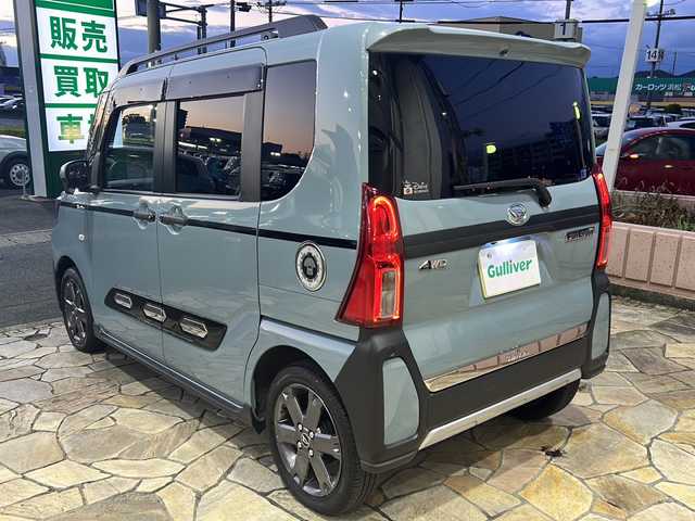 ダイハツ タント ファンクロスターボ 静岡県 2023(令5)年 1.1万km レイクブルーメタリック 純正ディスプレイオーディオ/・フルセグＴＶ/・Bluetooth/・USB/・HDMI/・AM/・FM/主要装備/・両側パワスラ/・衝突軽減/・レーンキープ/・コーナーセンサー前後/・バックカメラ/・ビルトインＥＴＣ/・ドラレコ前後/・デジタルインナーミラー/・シートヒータD/N席/・ルーフレール/・LEDヘッドライト/・オートライト/・オートハイビーム/・フォグランプ/・ステリモ/・電動パーキングブレーキ/・オートホールド/・社外フロアマット/・純正アルミホイール