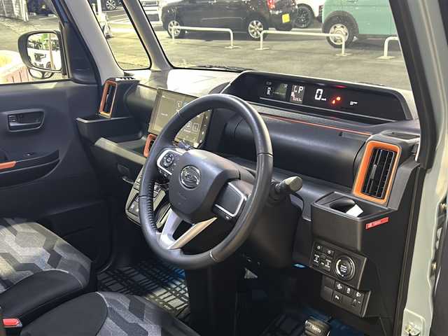 ダイハツ タント ファンクロスターボ 静岡県 2023(令5)年 1.1万km レイクブルーメタリック 純正ディスプレイオーディオ/・フルセグＴＶ/・Bluetooth/・USB/・HDMI/・AM/・FM/主要装備/・両側パワスラ/・衝突軽減/・レーンキープ/・コーナーセンサー前後/・バックカメラ/・ビルトインＥＴＣ/・ドラレコ前後/・デジタルインナーミラー/・シートヒータD/N席/・ルーフレール/・LEDヘッドライト/・オートライト/・オートハイビーム/・フォグランプ/・ステリモ/・電動パーキングブレーキ/・オートホールド/・社外フロアマット/・純正アルミホイール