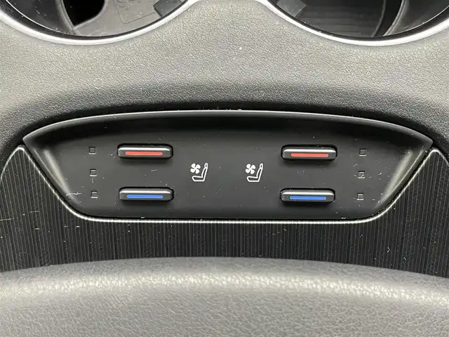 トヨタ ハリアー ハイブリッド Z レザーパッケージ 岡山県 2020(令2)年 4.4万km プレシャスブラックパール 調光パノラマルーフ /12.3インチディスプレイオーディオ/パノラミックビューモニター/ブラインドスポットモニター/ヘッドアップディスプレイ/デジタルインナーミラー/JBLサウンド/シートヒーター /ベンチレーション /ステアリングヒーター/パワーバックドア /パワーシート /ビルトインETC2.0/レーダークルーズコントロール/地デジ/コーナーセンサー/純正19インチアルミホイール