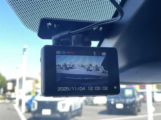 トヨタ アクア クロスオーバー 群馬県 2017(平29)年 6万km ベージュ 純正SDナビ（NSZT-Y66T）/AM/FM/CD/DVD/フルセグTV/SD/Bluetoothオーディオ/バックカメラ/ルーフレール/社外前方ドラレコ（DC-DR41）/ふらつき防止装置/レーンキープアシスト/プリクラッシュセーフティ/先行車発進お知らせ機能/オートライト/レベライザー/ハロゲンヘッドライト/オートマチックハイビーム/電動格納ウインカーミラー/ステアリングスイッチ/プッシュスタート/純正16インチアルミホイール/純正フロアマット/ビルトインETC/ハーフレザーシート/ECOモード/保証書/取扱説明書/スペアキー1本