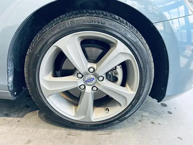 ボルボ Ｖ４０ T－4 スポーツ 大阪府 2014(平26)年 5.8万km 紺 200台限定車/ACC/BLIS/純正ナビ/TV/バックカメラ/純正17インチAW/HIDヘッドライト/クリアランスソナー/革シート/パワーシート/Dシートメモリ/シートヒーター/ETC/スマートキー