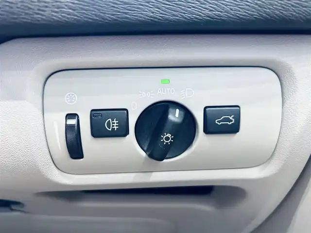 ボルボ Ｖ４０ T－4 スポーツ 大阪府 2014(平26)年 5.8万km 紺 200台限定車/ACC/BLIS/純正ナビ/TV/バックカメラ/純正17インチAW/HIDヘッドライト/クリアランスソナー/革シート/パワーシート/Dシートメモリ/シートヒーター/ETC/スマートキー