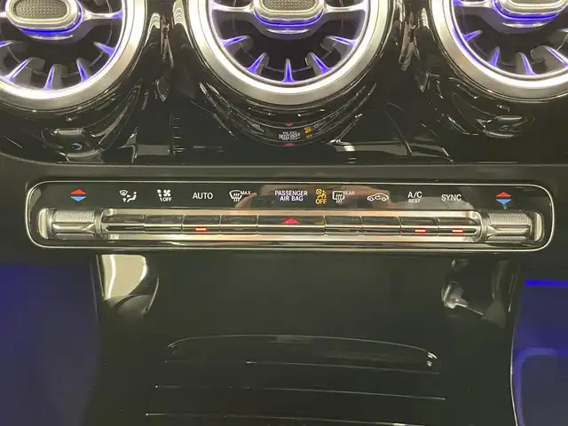 メルセデス・ベンツ ＣＬＡ２００ｄ AMGライン 岡山県 2020(令2)年 3.3万km ポーラホワイト レーダーセーフティパッケージ/アンビエントライト/パワーシート/シートヒーター/純正ナビ/リアカメラ/アクティブブレーキアシスト/アクティブステアリングアシスト/アクティブレーンキーピングアシスト/パークトロニック/ESP/道路標識アシスト/トランクマット/インテリジェンスライトシステム/ロケイターライティング/オートライト/レインセンサー/Bluetooth/フルセグTV/USB/ETC/ドラレコ