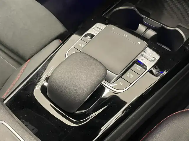 メルセデス・ベンツ ＣＬＡ２００ｄ AMGライン 岡山県 2020(令2)年 3.3万km ポーラホワイト レーダーセーフティパッケージ/アンビエントライト/パワーシート/シートヒーター/純正ナビ/リアカメラ/アクティブブレーキアシスト/アクティブステアリングアシスト/アクティブレーンキーピングアシスト/パークトロニック/ESP/道路標識アシスト/トランクマット/インテリジェンスライトシステム/ロケイターライティング/オートライト/レインセンサー/Bluetooth/フルセグTV/USB/ETC/ドラレコ