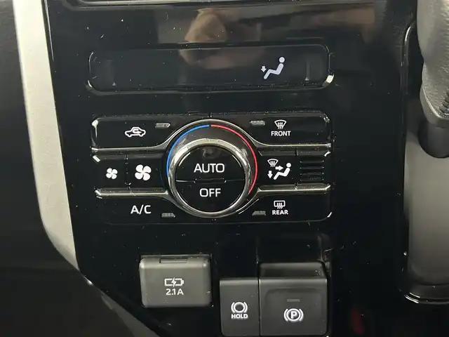 トヨタ ルーミー カスタムG 道央・札幌 2023(令5)年 0.9万km パールホワイトⅢ ・４WD/・寒冷地仕様/・社外ナビ/・バックカメラ/・ETC/・衝突軽減ブレーキ/・レーダークルーズコントロール/・パーキングソナー/・ワイパーデアイサー/・両側パワースライドドア/・純正AW/・LEDヘッドライト/・プッシュスタート/・スマートキー