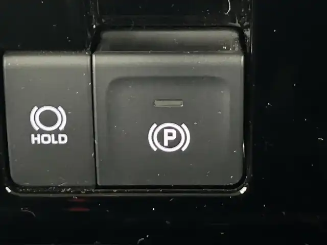 トヨタ ルーミー カスタムG 道央・札幌 2023(令5)年 0.9万km パールホワイトⅢ ・４WD/・寒冷地仕様/・社外ナビ/・バックカメラ/・ETC/・衝突軽減ブレーキ/・レーダークルーズコントロール/・パーキングソナー/・ワイパーデアイサー/・両側パワースライドドア/・純正AW/・LEDヘッドライト/・プッシュスタート/・スマートキー