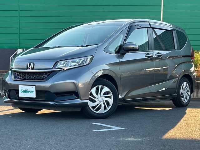 ホンダ フリード G ホンダセンシング 茨城県 2020(令2)年 2.8万km スーパープラチナグレーメタリック Honda SENSING/carrozzeriaメモリナビ/-Bluetooth フルセグTV CD DVD/バックカメラ/ハンズフリー両側パワースライドドア/衝突軽減ブレーキ/路外逸脱抑制機能/車線維持支援システム/アダプティブクルーズコントロール/前席シートヒーター/後方コーナーセンサー/ビルトインETC/アイドリングストップ/エンジンスタートボタン/スマートキー/純正フロアマット/純正アルミホイールキャップ