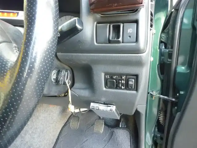 スズキ ジムニー ランドベンチャー 和歌山県 2003(平15)年 9.6万km グローブグリーンパールメタリック Clarion CDデッキ（CX-315）/　BT/CD/iPod/AUX/USB/5速MT/フォグランプ/電動格納ミラー/ドアバイザー/社外ETC/社外１６インチアルミ/取扱説明書/保証書