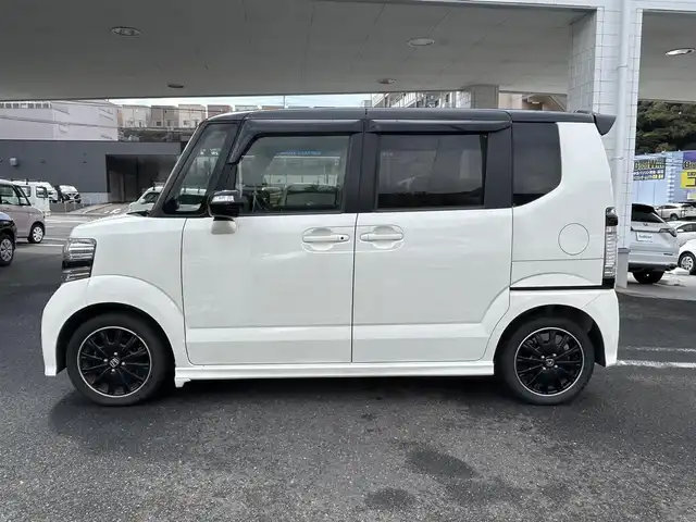 ホンダ Ｎ ＢＯＸ 2トーン カスタム G ターボAパッケージ 長崎県 2014(平26)年 7.7万km プレミアムホワイトパール ナビ取説/純正SDナビ/・AM/FM/・btオーディオ/・CD/DVD/・フルセグTV/バックカメラ/両側パワースライドドア/ステアリングスイッチ/フロアマット/ドアバイザー/CTBA/横滑り防止/パドルシフト/ETC