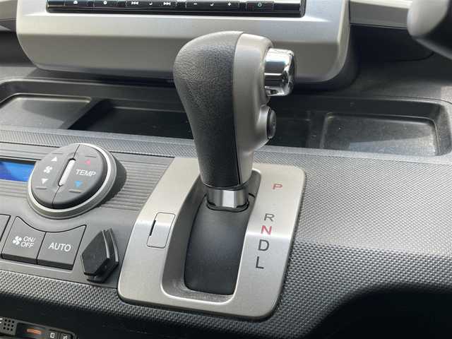 ホンダ フリード G プレミアムエディション 千葉県 2016(平28)年 6.1万km ホワイトオーキッドパール 純正ナビ7インチナビ/バックカメラ/Bluetooth/フルセグTV/両側パワースライドドア/クルーズコントロール/ステアリングリモコン/ETC/オートライト
