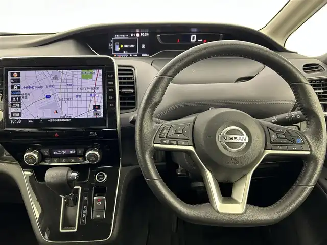 日産 セレナ ハイウェイスター V 愛知県 2022(令4)年 4万km マルーンレッド 2トーン 純正10インチナビ/　　・CD/DVD/フルセグ/BT/アラウンドビューモニター/デジタルインナーミラー/ドライブレコーダー/純正後席11インチフリップダウンモニター/ETC/ステアリングリモコン/プロパイロット/エマージェンシーブレーキ/オートブレーキホールド/後方車両検知機能/後側方衝突防止システム/車線逸脱防止警報機能/両側パワースライドドア/ハンズフリーオートスライド/デュアルバックドア/純正16インチアルミホイール/LEDヘッドライト/フォグランプ/社外AWスタッドレスタイヤセット積み込み/取扱説明書/保証書/スペアキー