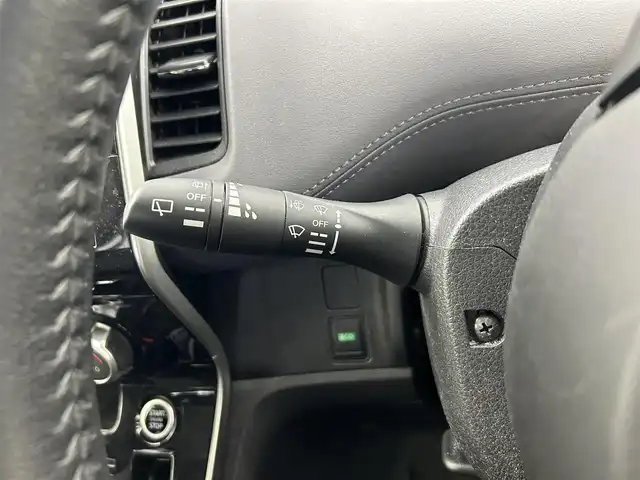 日産 セレナ ハイウェイスター V 愛知県 2022(令4)年 4万km マルーンレッド 2トーン 純正10インチナビ/　　・CD/DVD/フルセグ/BT/アラウンドビューモニター/デジタルインナーミラー/ドライブレコーダー/純正後席11インチフリップダウンモニター/ETC/ステアリングリモコン/プロパイロット/エマージェンシーブレーキ/オートブレーキホールド/後方車両検知機能/後側方衝突防止システム/車線逸脱防止警報機能/両側パワースライドドア/ハンズフリーオートスライド/デュアルバックドア/純正16インチアルミホイール/LEDヘッドライト/フォグランプ/社外AWスタッドレスタイヤセット積み込み/取扱説明書/保証書/スペアキー
