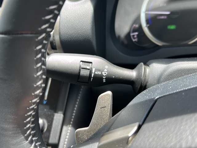 レクサス ＩＳ 300h 佐賀県 2013(平25)年 4万km ホワイトパールクリスタルシャイン 純正ナビ/Ｂｌｕｅｔｏｏｔｈ/CD/DVD/バックカメラ/ワンセグテレビ/オートライト/オートエアコン/パワーシート/シートヒーター/エアシート/サンルーフ/クルーズコントロール/プッシュスタート/パドルシフト/EVモード/SNOW/前後ドライブレコーダー/取扱説明書/保証書/記録簿