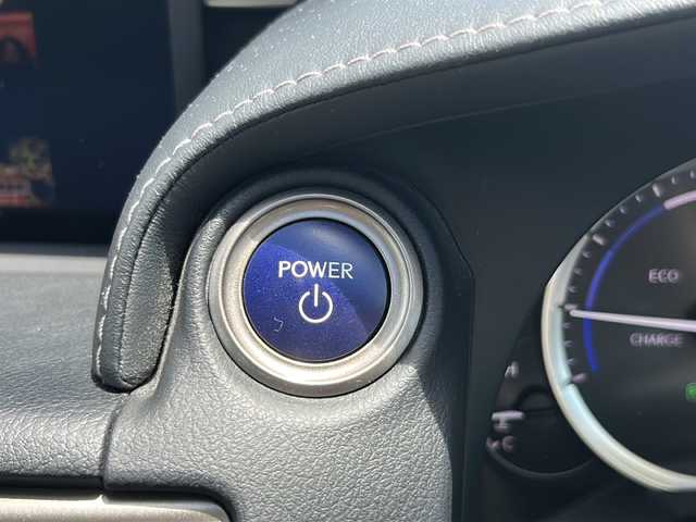 レクサス ＩＳ 300h 佐賀県 2013(平25)年 4万km ホワイトパールクリスタルシャイン 純正ナビ/Ｂｌｕｅｔｏｏｔｈ/CD/DVD/バックカメラ/ワンセグテレビ/オートライト/オートエアコン/パワーシート/シートヒーター/エアシート/サンルーフ/クルーズコントロール/プッシュスタート/パドルシフト/EVモード/SNOW/前後ドライブレコーダー/取扱説明書/保証書/記録簿