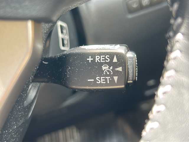 レクサス ＩＳ 300h 佐賀県 2013(平25)年 4万km ホワイトパールクリスタルシャイン 純正ナビ/Ｂｌｕｅｔｏｏｔｈ/CD/DVD/バックカメラ/ワンセグテレビ/オートライト/オートエアコン/パワーシート/シートヒーター/エアシート/サンルーフ/クルーズコントロール/プッシュスタート/パドルシフト/EVモード/SNOW/前後ドライブレコーダー/取扱説明書/保証書/記録簿