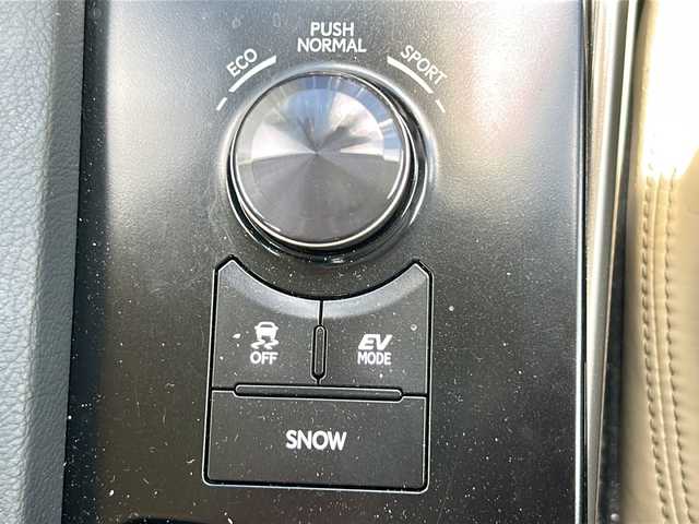 レクサス ＩＳ 300h 佐賀県 2013(平25)年 4万km ホワイトパールクリスタルシャイン 純正ナビ/Ｂｌｕｅｔｏｏｔｈ/CD/DVD/バックカメラ/ワンセグテレビ/オートライト/オートエアコン/パワーシート/シートヒーター/エアシート/サンルーフ/クルーズコントロール/プッシュスタート/パドルシフト/EVモード/SNOW/前後ドライブレコーダー/取扱説明書/保証書/記録簿